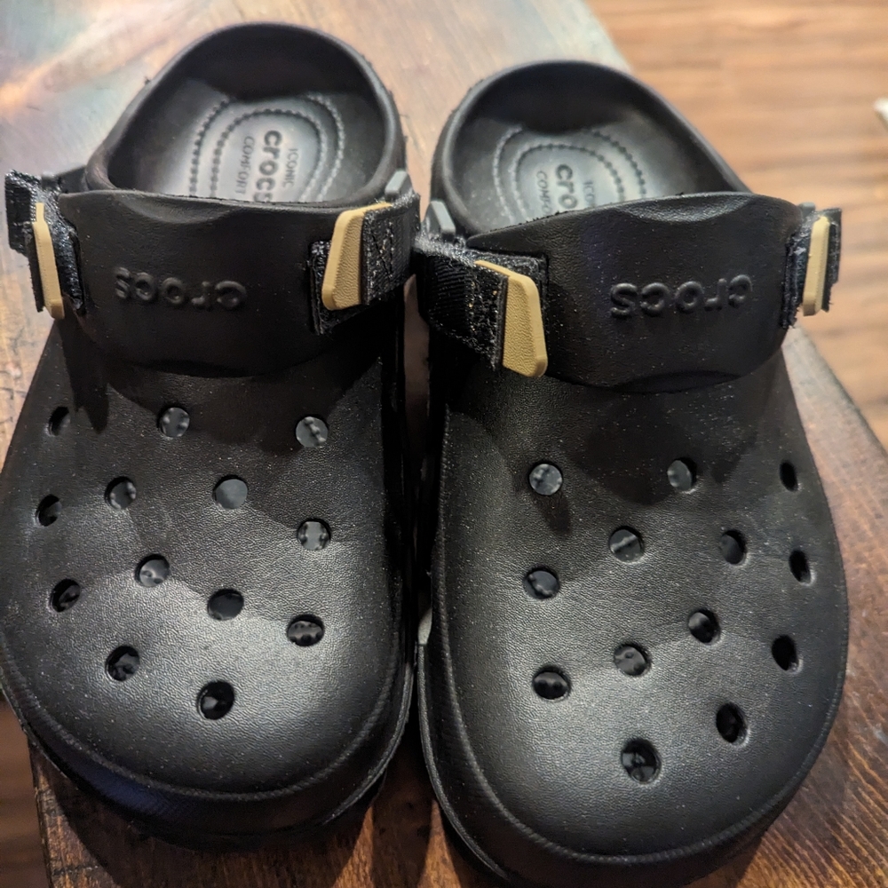 Crocs iconic women size 8